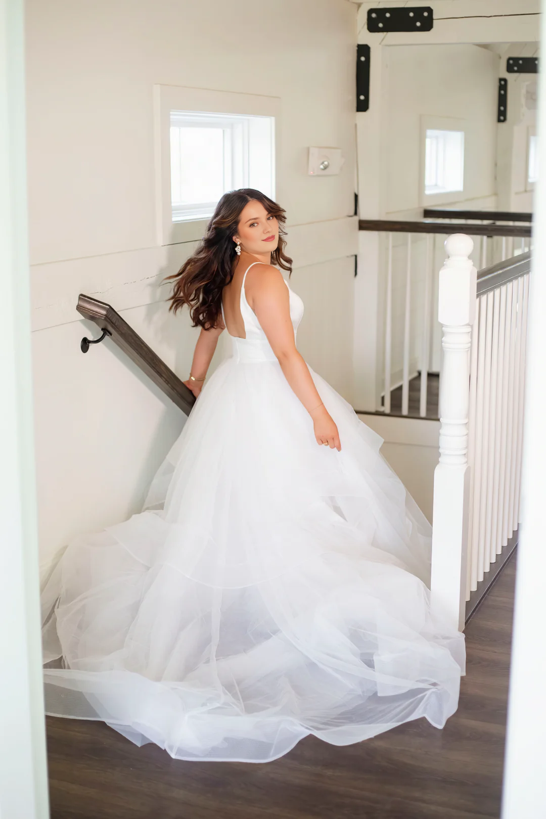 Long sleeveless V-neck wedding dress