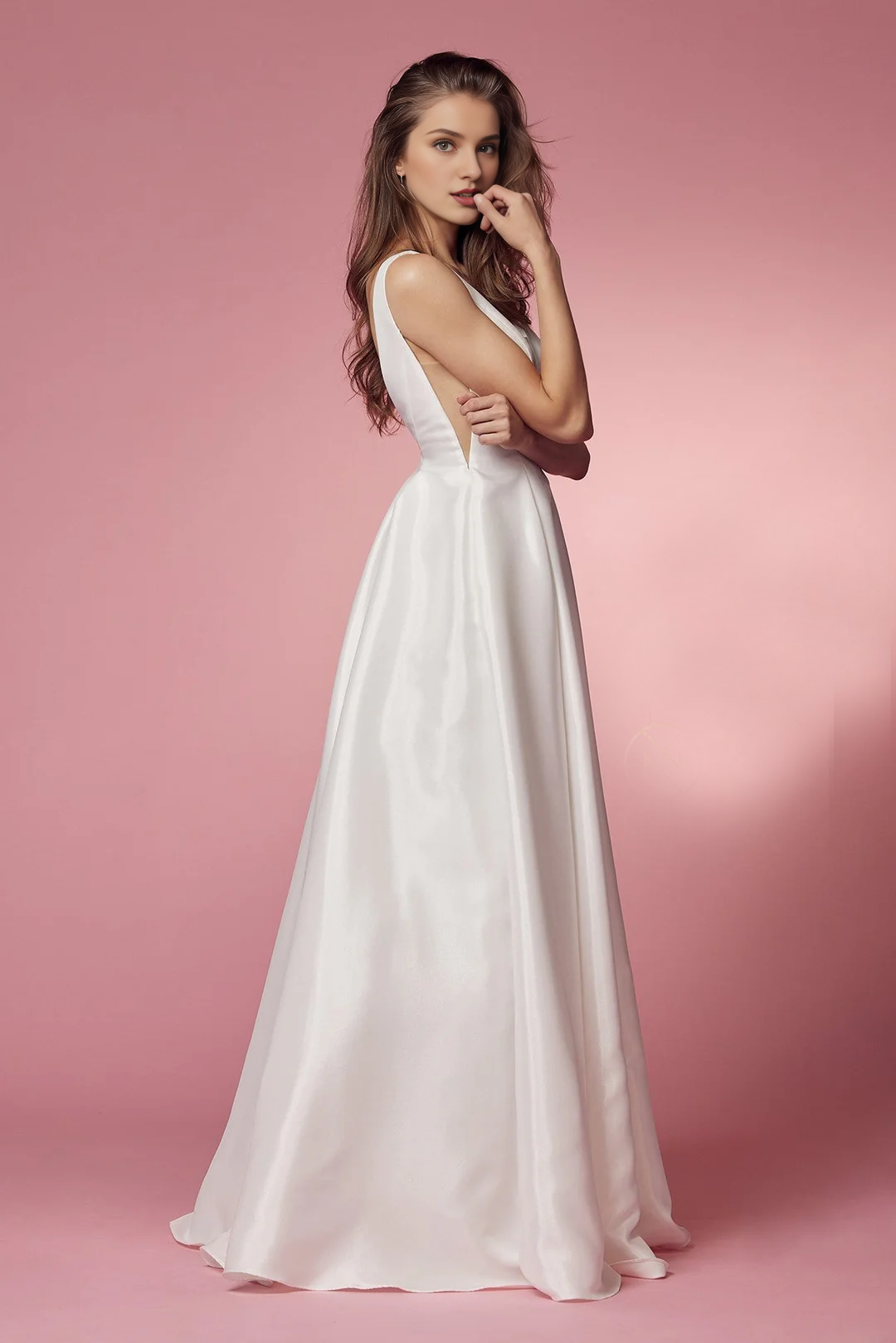 White taffeta V-neck long wedding dress