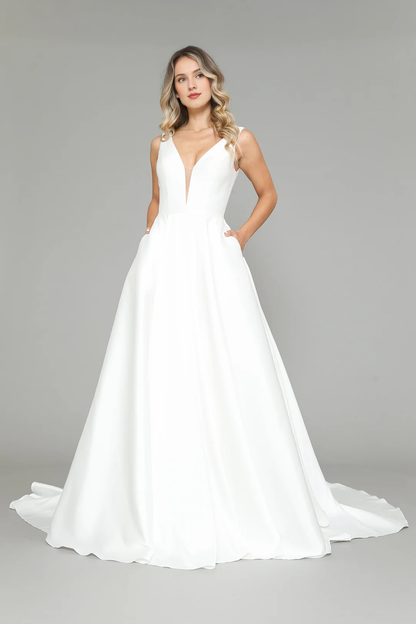 White long sleeveless satin wedding dress