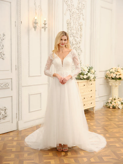 A-line princess V-neck long lace applique long sleeved wedding dress