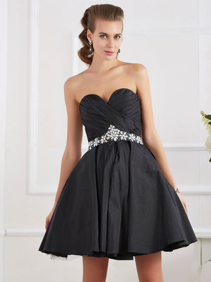 A-Line/Princess Sweetheart Sleeveless Beading Short Taffeta Homecoming Dresses