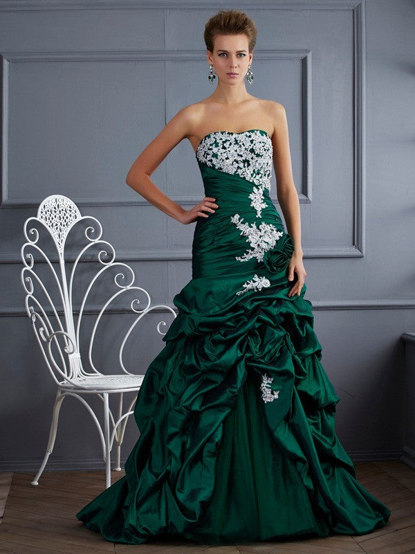 Ball Gown Strapless Sleeveless Applique Long Taffeta Quinceanera Dresses