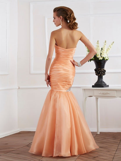 Trumpet/Mermaid Strapless Sleeveless Beading Long Tulle Dresses