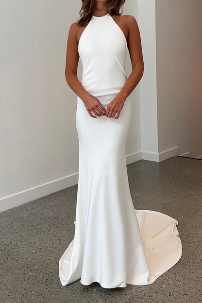 Minimalist satin fit circular backless trailing wedding dress