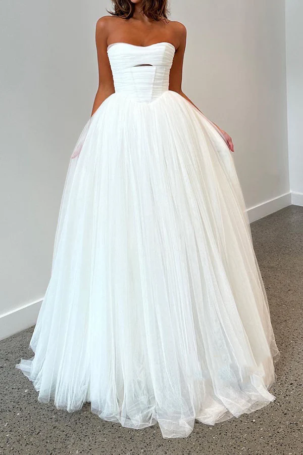 Unique A-shaped Sweetheart Strapless Tulle Wedding Dress