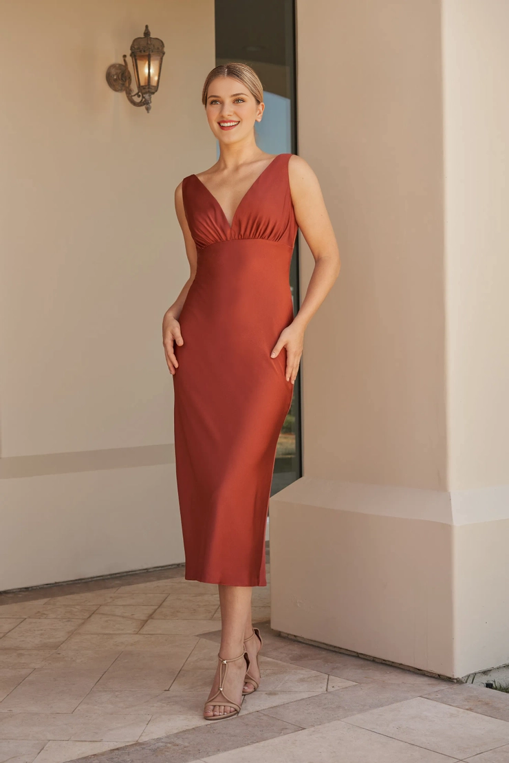 V-neck crepe cloth back Chamius slim fit trumpet shaped medium length bridesmaid dress