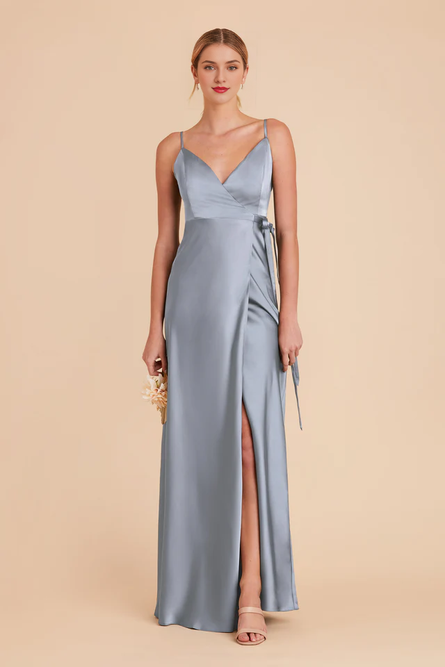 V-neck thin shoulder strap wrapped chiffon bridesmaid dress