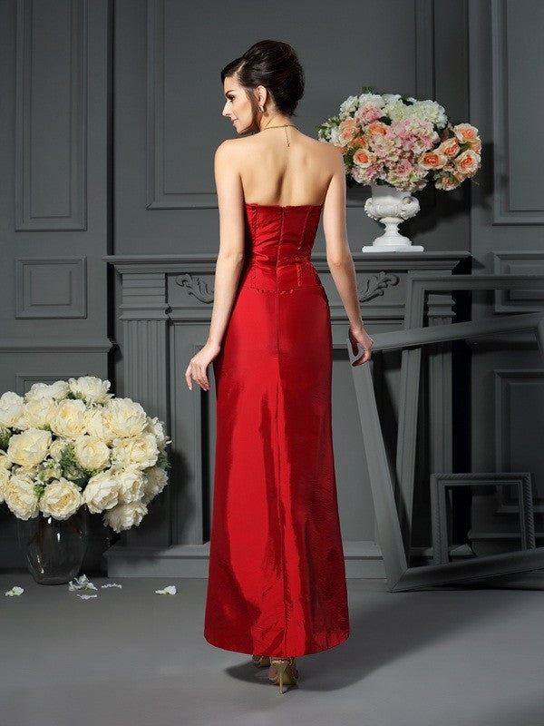 A-Line/Princess Strapless Hand-Made Flower Sleeveless Long Taffeta Mother of the Bride Dresses