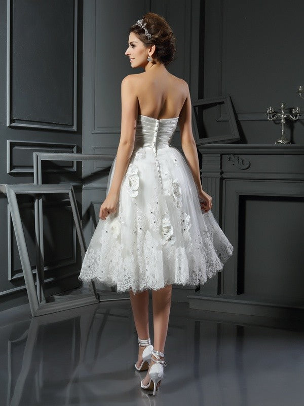 A-Line/Princess Sweetheart Ruched Sleeveless Short Satin Wedding Dresses