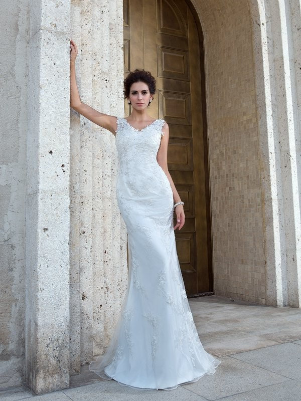 Trumpet/Mermaid V-neck Applique Sleeveless Long Net Wedding Dresses