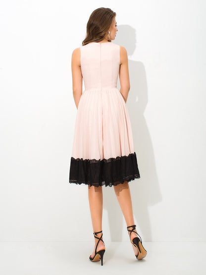 A-Line/Princess High Neck Lace Sleeveless Short Chiffon Cocktail Dresses