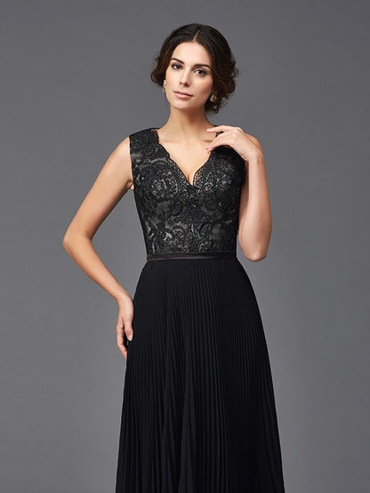 A-Line/Princess V-neck Lace Sleeveless Long Chiffon Mother of the Bride Dresses