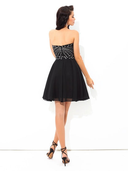 A-Line/Princess Sweetheart Paillette Sleeveless Short Chiffon Cocktail Dresses