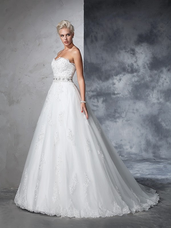 Ball Gown Sweetheart Applique Sleeveless Long Net Wedding Dresses