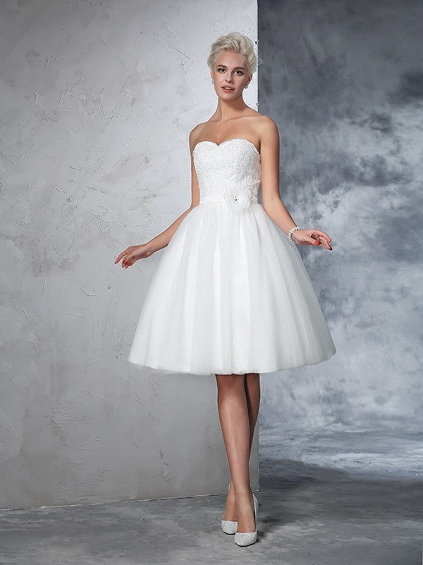 A-Line/Princess Sweetheart Hand-made Flower Sleeveless Short Net Wedding Dresses