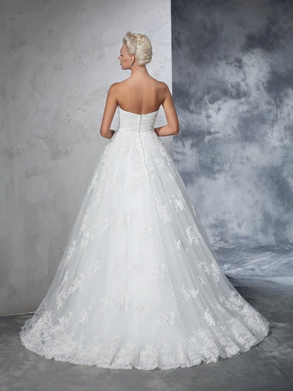 Ball Gown Strapless Lace Sleeveless Long Lace Wedding Dresses