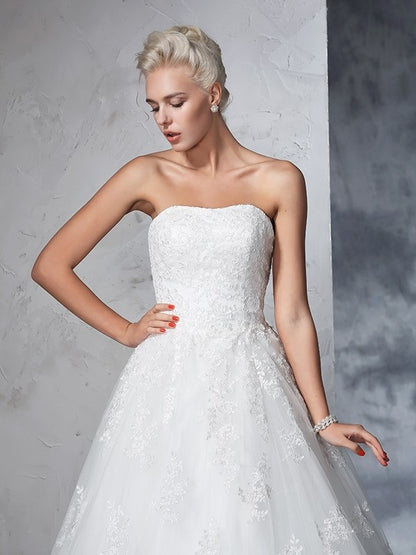 Ball Gown Strapless Lace Sleeveless Long Lace Wedding Dresses