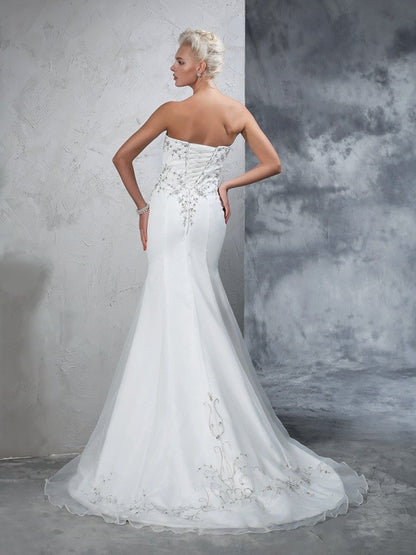 Trumpet/Mermaid Sweetheart Beading Sleeveless Long Satin Wedding Dresses