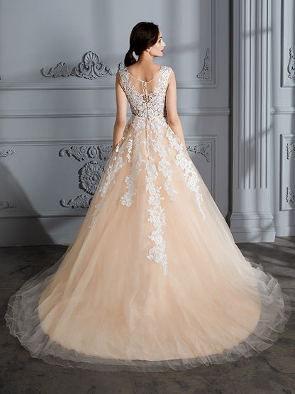 Ball Gown Scoop Sleeveless Court Train Tulle Wedding Dresses