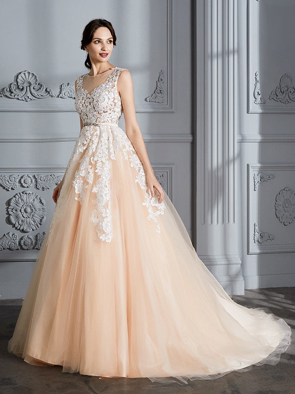 Ball Gown Scoop Sleeveless Court Train Tulle Wedding Dresses