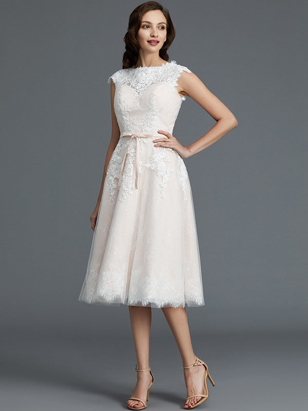 A-Line/Princess Sleeveless Bateau Knee-Length Tulle Wedding Dresses