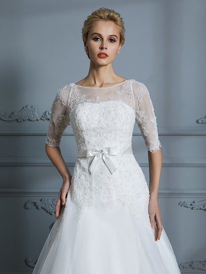 A-Line/Princess 1/2 Sleeves Scoop Lace Court Train Tulle Wedding Dresses