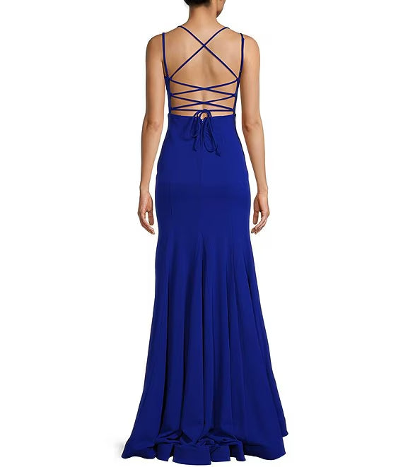 V-neck strap with front slit and long evening dress