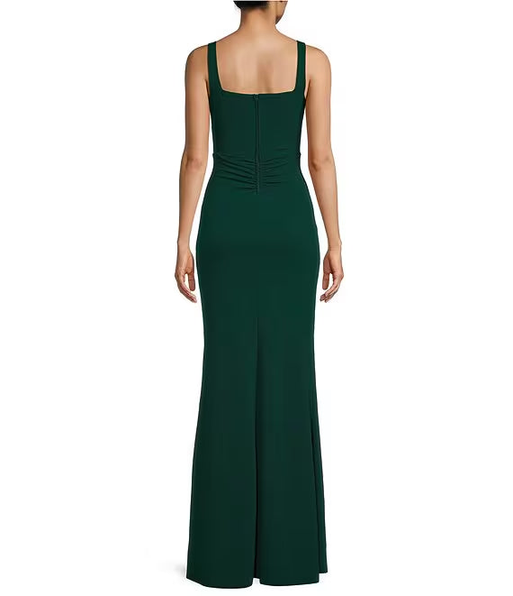 Sleeveless fishtail long evening dress