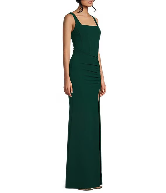 Sleeveless fishtail long evening dress