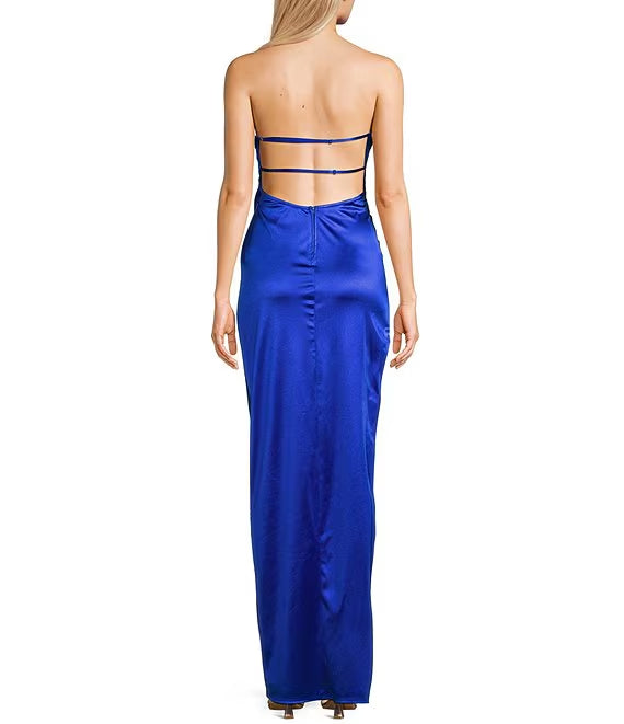 Hanging neck, remaining strap details, side pleats, length prom dress