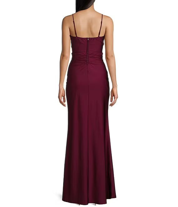 V-neck parallel crepe seam length prom dress