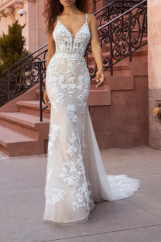 Fine shoulder strap lace decal court dress with fishtail wedding dress