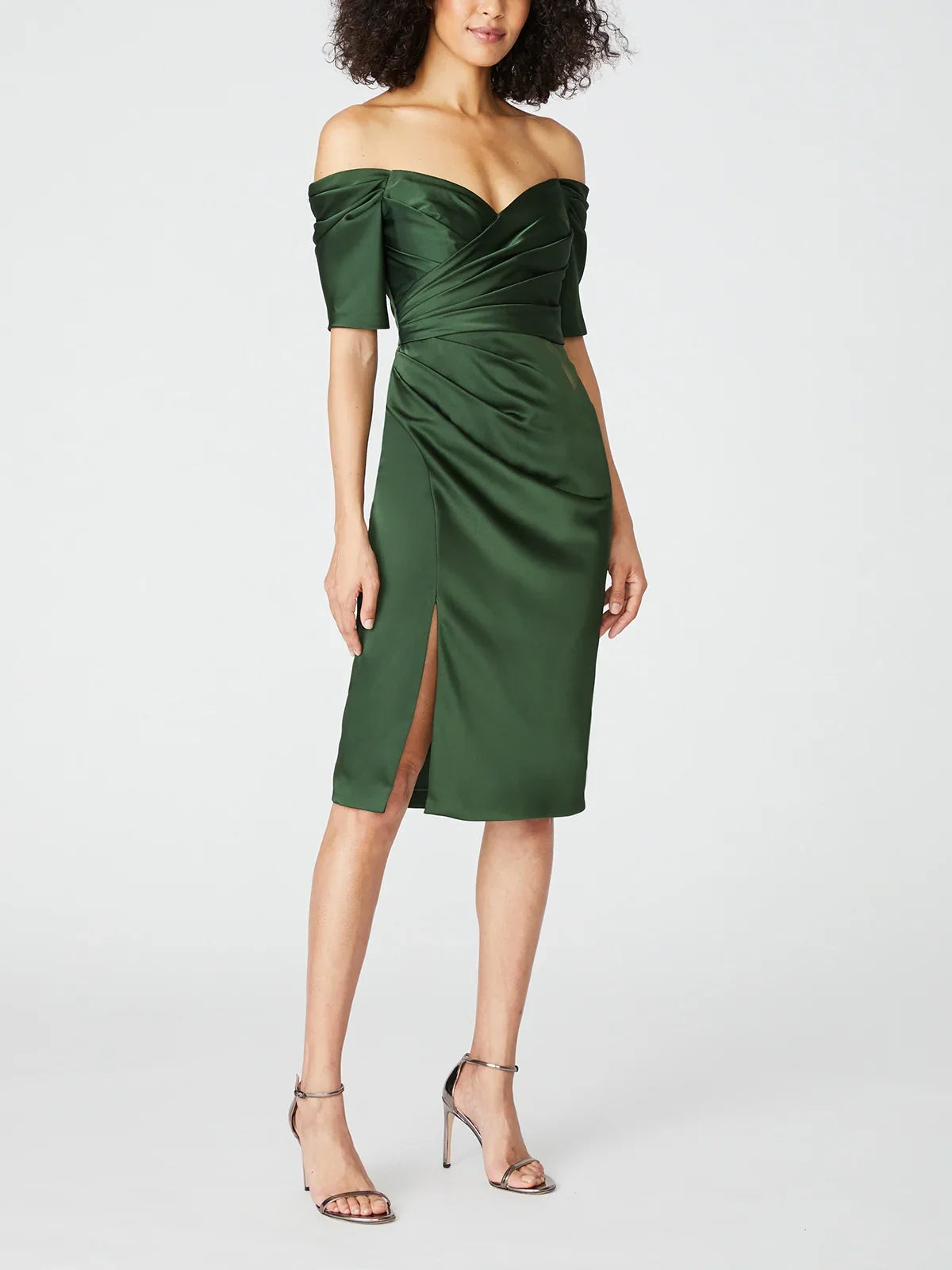 Side slit without shoulder straps, sleeveless and knee length mother o