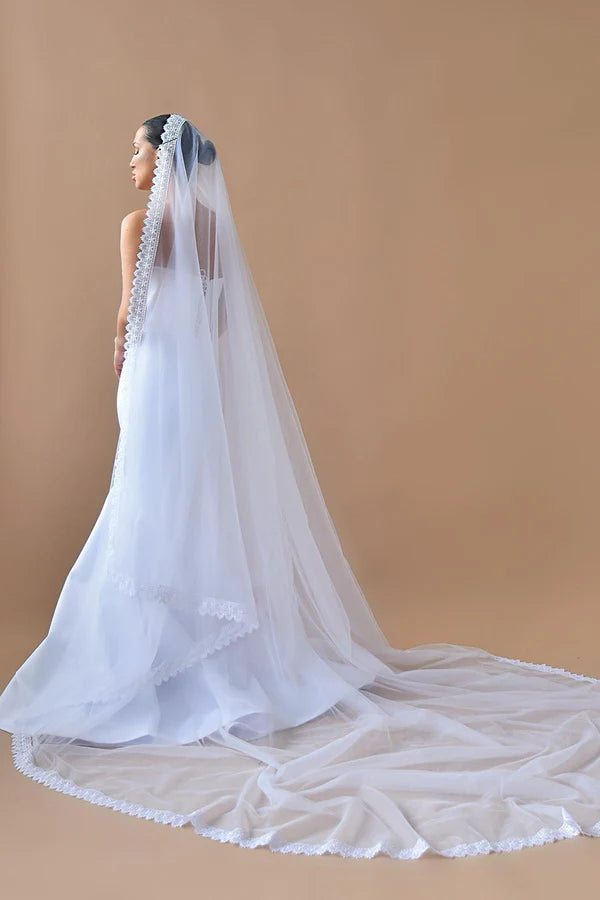 Sexy V-neck satin fishtail wedding dress for brides