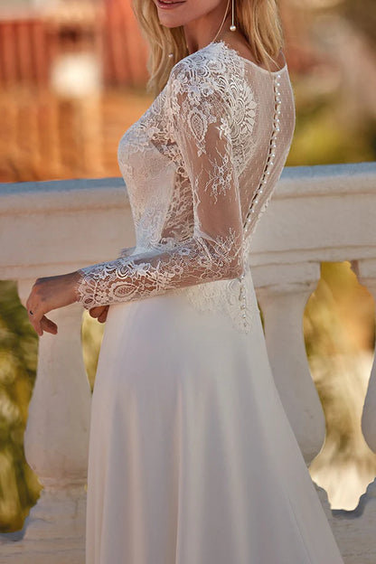 A-shaped V-neck long sleeved lace wedding dress