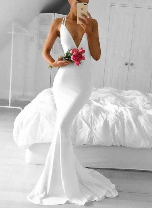 Loudspeaker/fishtail hanging neck and floor wedding dress