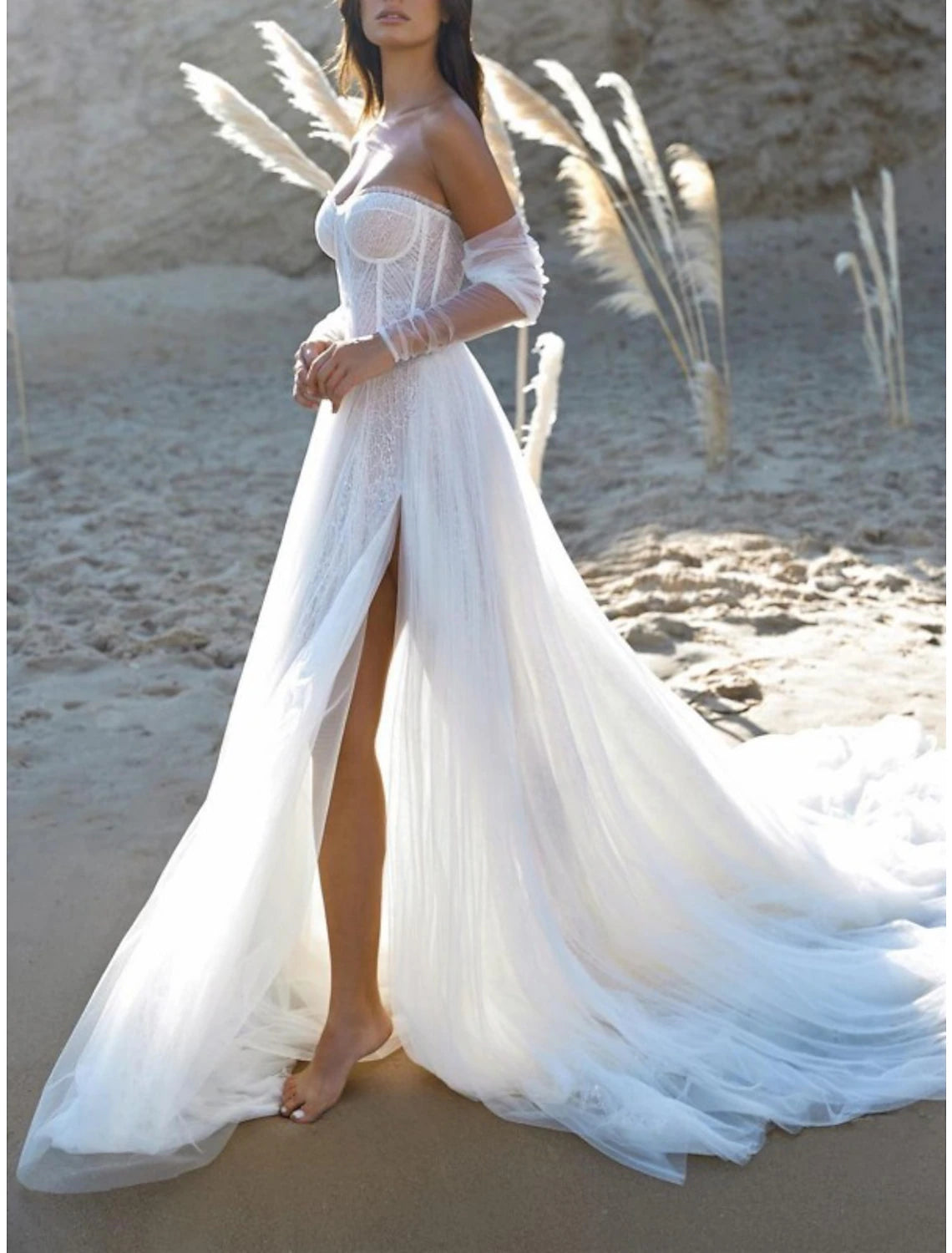 Beach Sexy Wedding Dresses A-Line Sweetheart Strapless Court Train Lace Bridal Gowns With Pleats Split Front