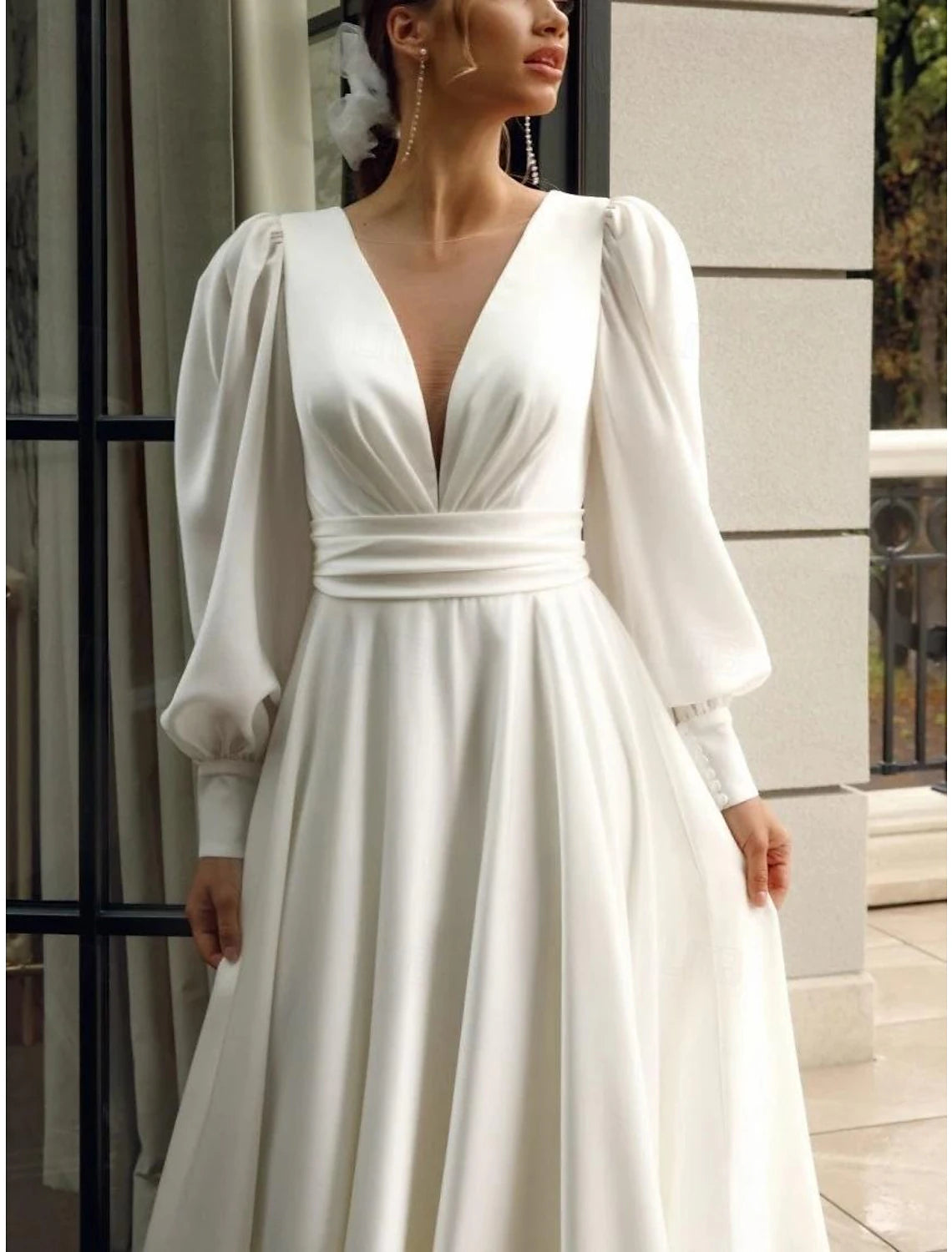 Wedding Dresses A-Line V Neck Long Sleeve Court Train Chiffon Bridal Gowns With Pleats Solid Color