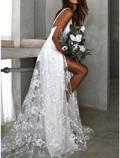 Beach Wedding Dresses A-Line Camisole V Neck Spaghetti Strap Court Train Lace Bridal Gowns With Appliques Split Front