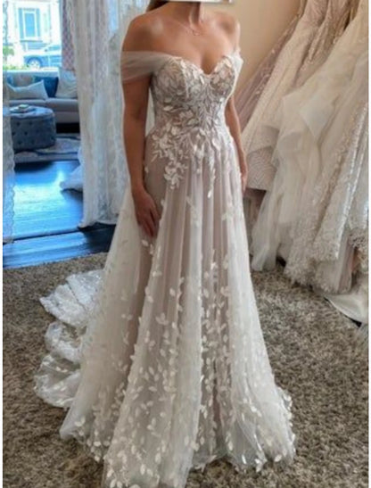 Beach Formal Wedding Dresses A-Line Off Shoulder Sleeveless Court Train Lace Bridal Gowns With Pleats Appliques