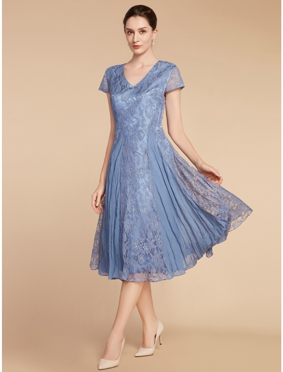 A-Line Mother of the Bride Dress Wedding Guest Elegant Petite V Neck Knee Length Chiffon Lace Short Sleeve with Ruching Solid Color