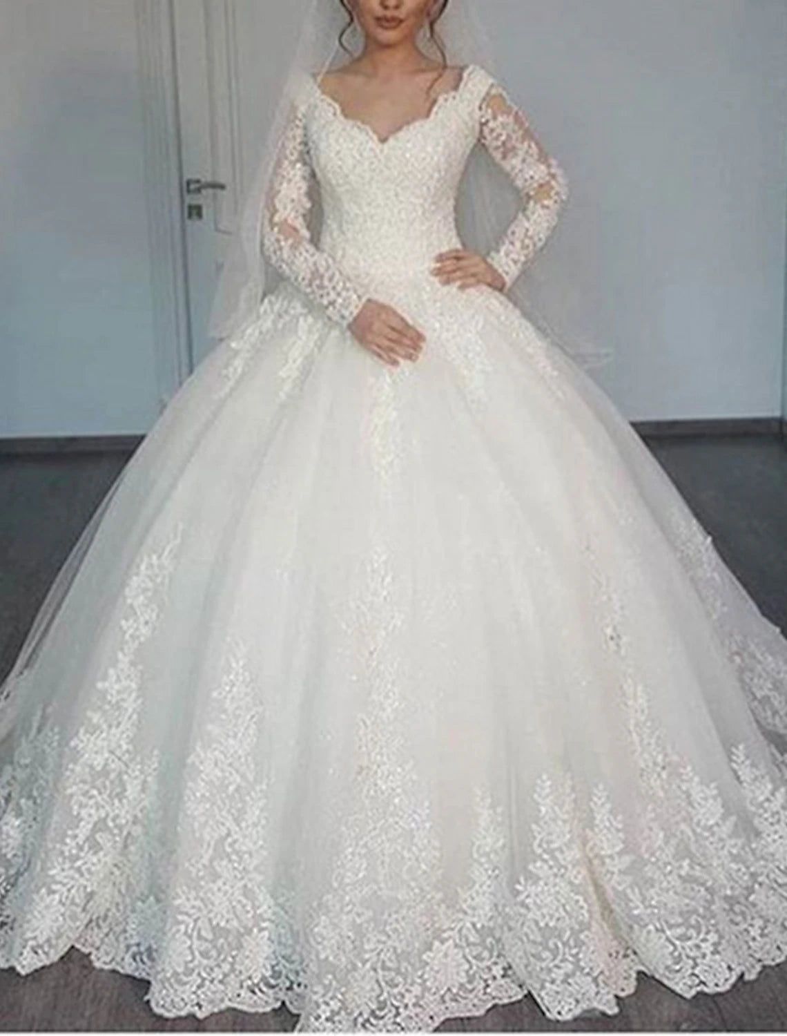 Engagement Formal Wedding Dresses Ball Gown V Neck Long Sleeve Court Train Lace Bridal Gowns With Appliques