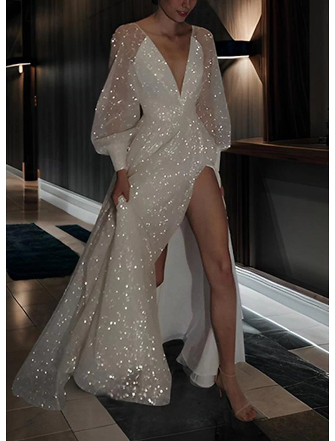 Beach Wedding Dresses A-Line V Neck Long Sleeve Floor Length Sequined Bridal Gowns With Solid Color