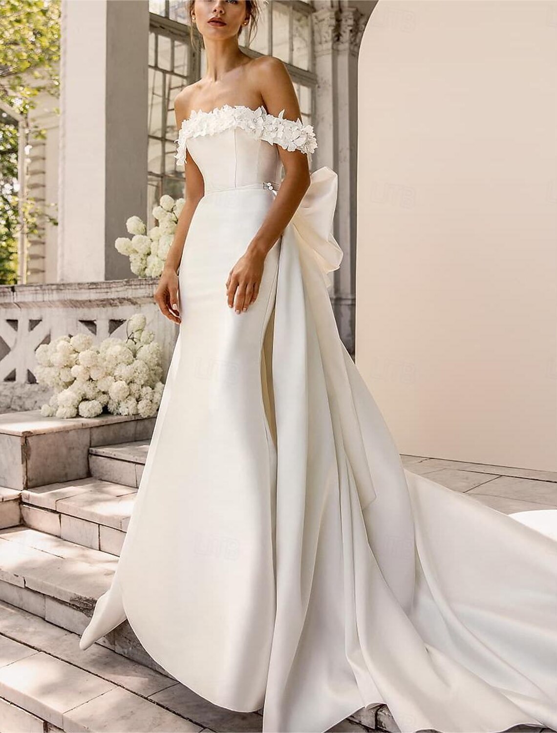 Beach Formal Wedding Dresses Two Piece Square Neck Sleeveless Sweep / Brush Train Taffeta Bridal Gowns With Bow(s) Solid Color