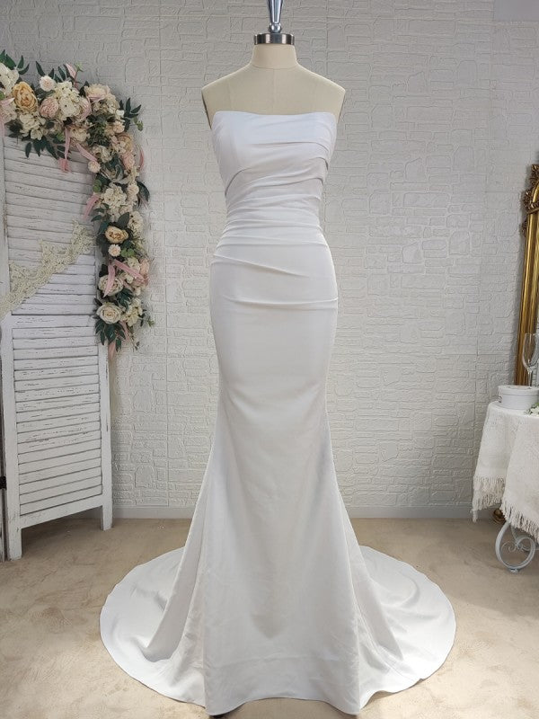 Tight straight tube elastic crepe pleated decoration without shoulder straps sleeveless backless large swing brush tail wedding dress