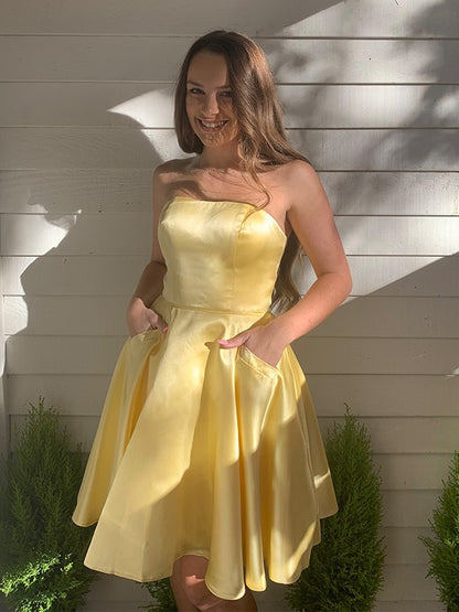 A-Line/Princess Strapless Satin Ruffles Sleeveless Short/Mini Homecoming DressesA-Line/Princess Strapless Satin Ruffles Sleeveless Short/Mini Homecoming Dresses