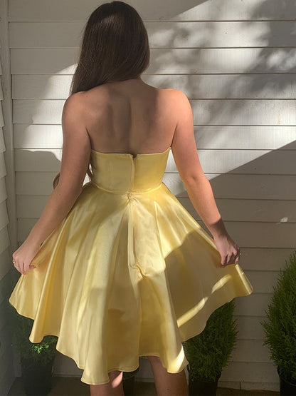 A-Line/Princess Strapless Satin Ruffles Sleeveless Short/Mini Homecoming DressesA-Line/Princess Strapless Satin Ruffles Sleeveless Short/Mini Homecoming Dresses