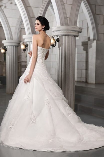 A-Line/Princess Sweetheart Sleeveless Beading Applique Long Organza Wedding Dresses