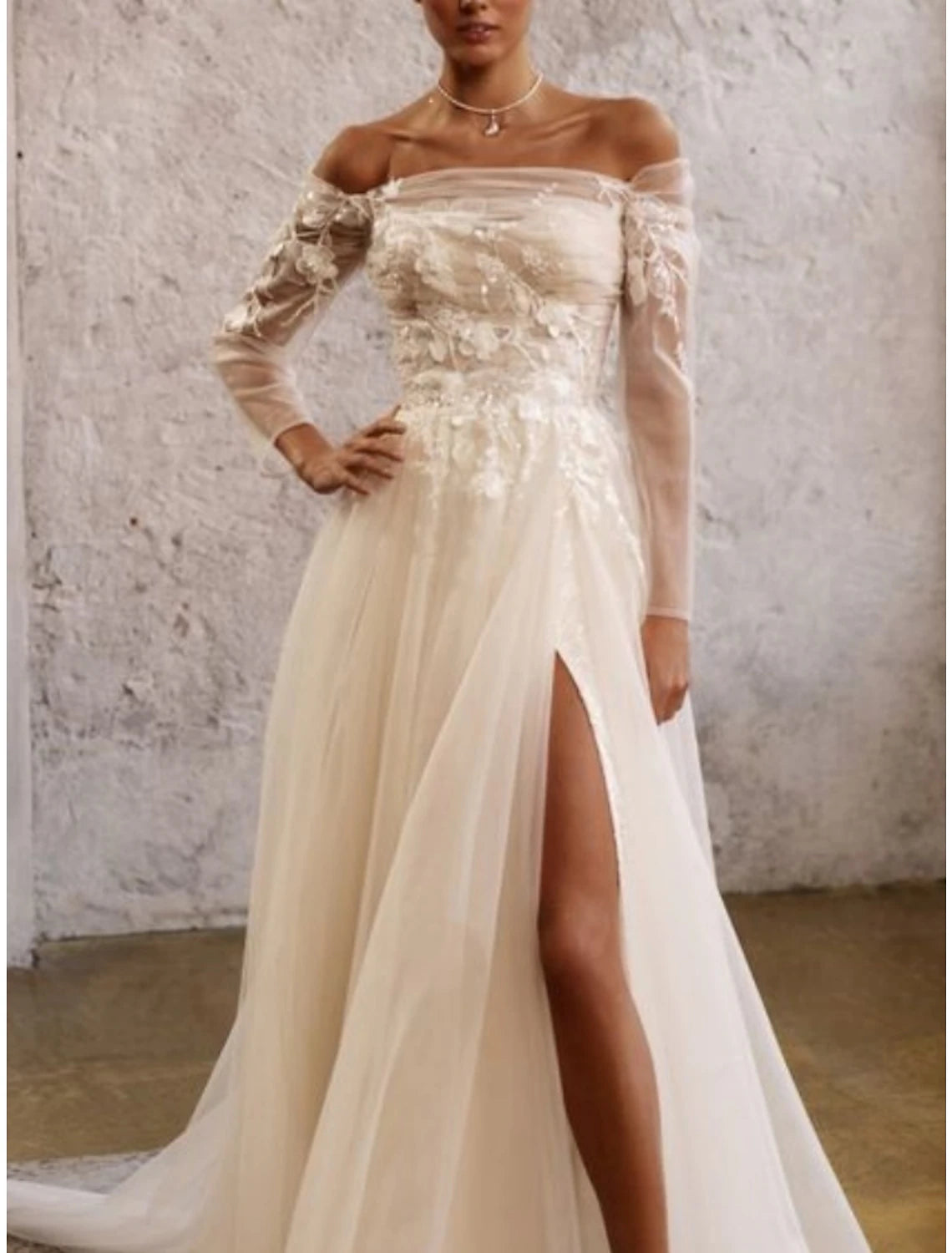 Beach Mature Wedding Dresses A-Line Off Shoulder Long Sleeve Court Train Lace Bridal Gowns With Pleats Split Front