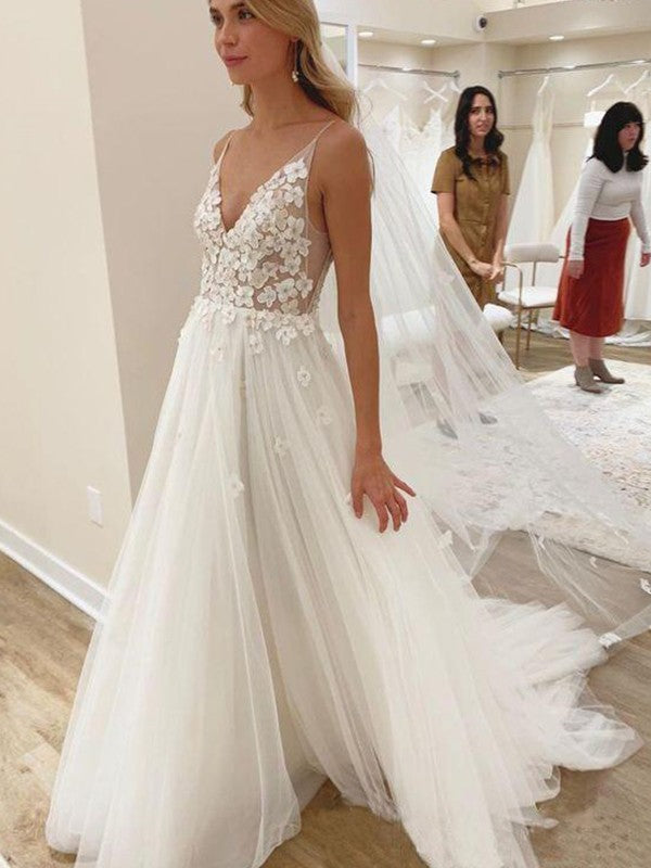 A-Line/Princess Tulle Applique V-neck Sleeveless Sweep/Brush Train Wedding Dresses